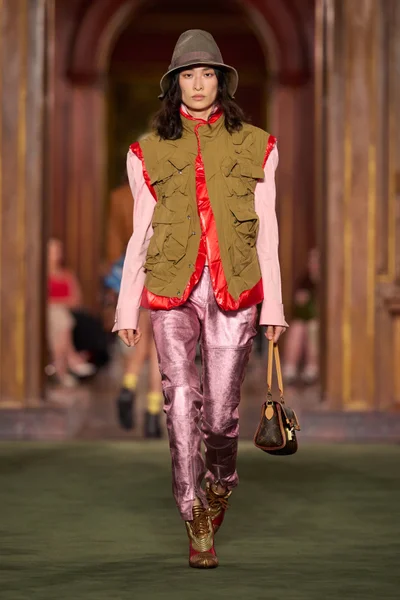 Look 5